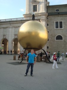 Martin Martin auf dem Residenzplatz in Salzburg